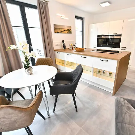 Levante In - Gartenwohnung Mit Kamin, Sauna, Terrasse Villa Binz