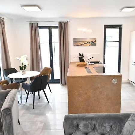 Levante In - Gartenwohnung Mit Kamin, Sauna, Terrasse