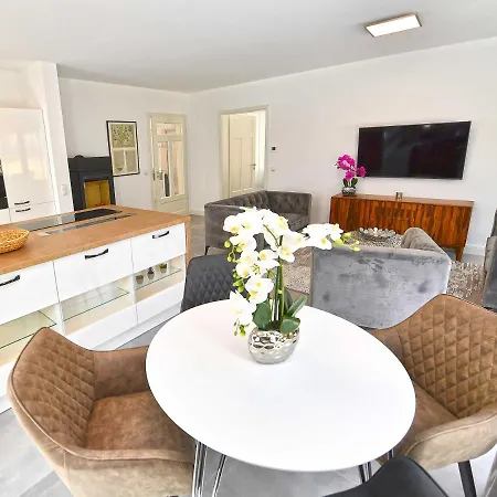 Levante In - Gartenwohnung Mit Kamin, Sauna, Terrasse