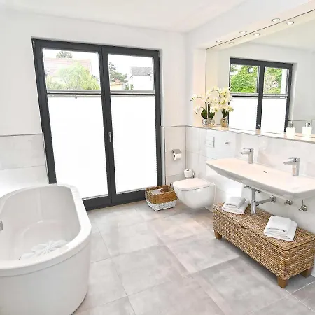 Villa Levante In - Gartenwohnung Mit Kamin, Sauna, Terrasse Binz