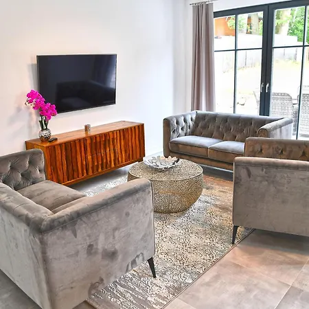 Levante In - Gartenwohnung Mit Kamin, Sauna, Terrasse Villa *