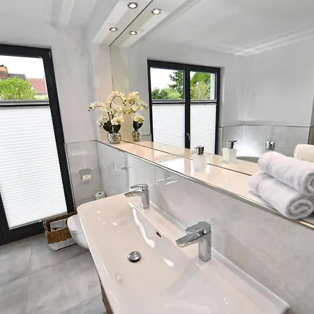 Levante In - Gartenwohnung Mit Kamin, Sauna, Terrasse Binz