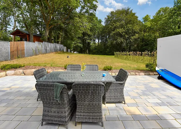 Levante In - Gartenwohnung Mit Kamin, Sauna, Terrasse * Binz