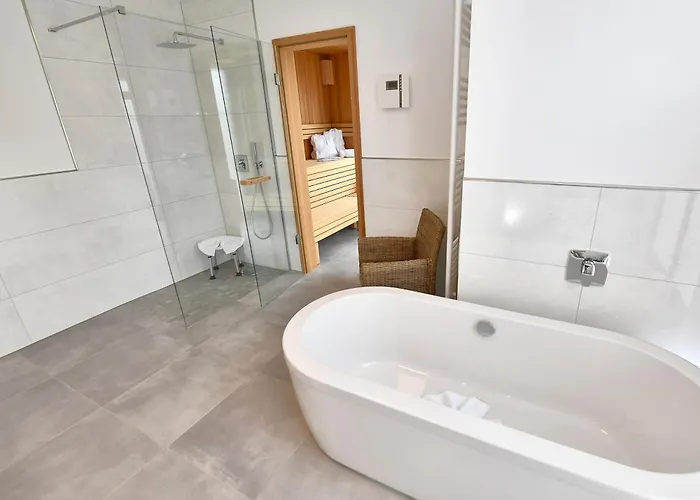 Levante In - Gartenwohnung Mit Kamin, Sauna, Terrasse Villa *