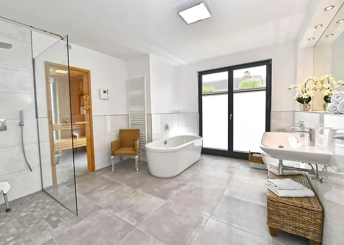 Villa Levante In - Gartenwohnung Mit Kamin, Sauna, Terrasse Binz